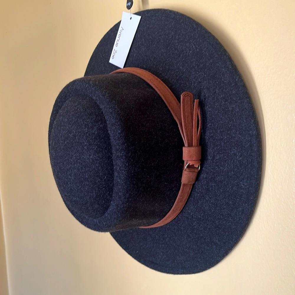 Avenue Zoe retro wool woman hat with belt buckle color gray and brown